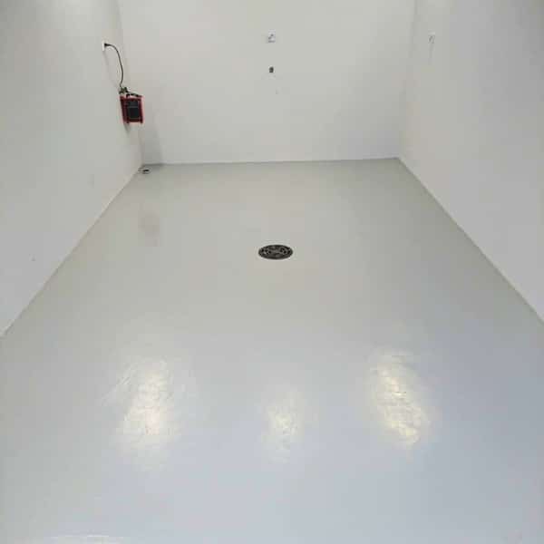 Autotallin betonilattian pinnoitus City Restor Finland Oy